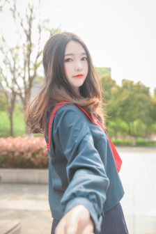 青青河边草免费观看